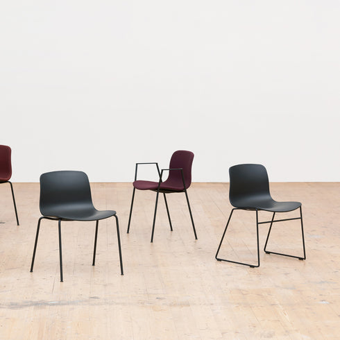 About a Chair AAC 08 Chair Black Base